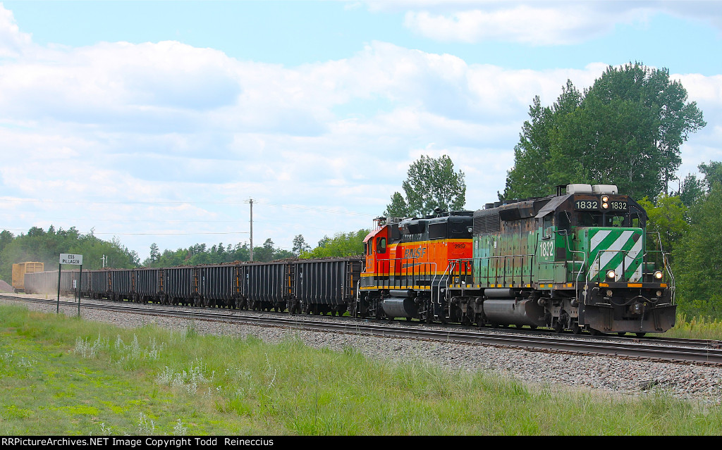 BNSF 1832